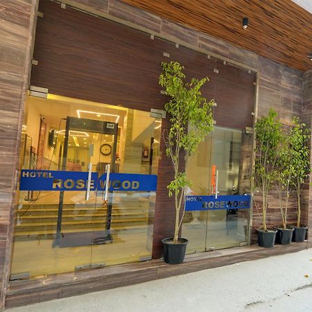 Rosewood Suites A Family Hotel Near Delhi Airport Yeni Delhi Dış mekan fotoğraf